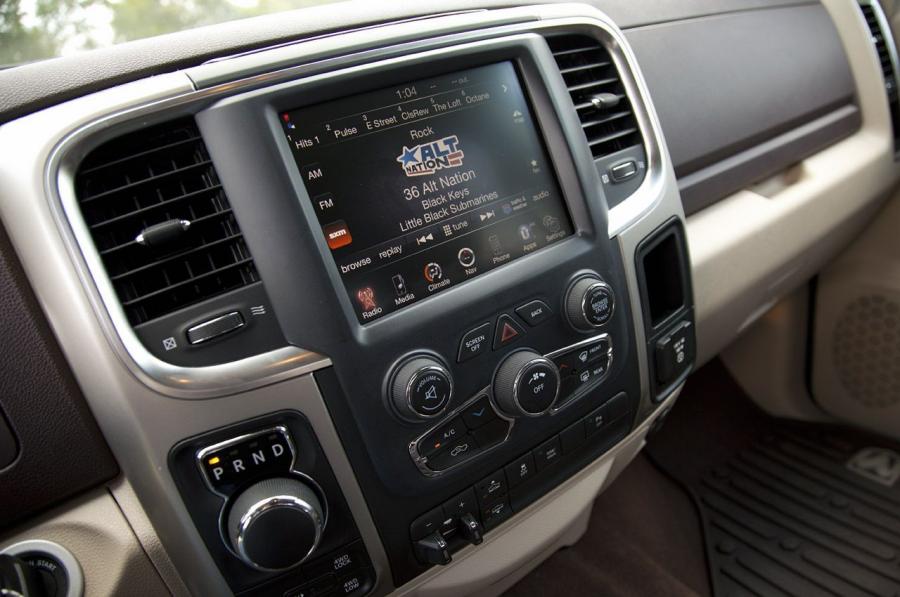  Dodge Ram 1500 Crew Cab SLT 4x4 2013 года  (фото 14 из 29)